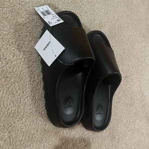 Yeezy Slides Onyx